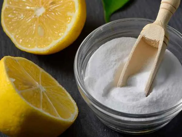 Lemon and Baking Soda Scrub