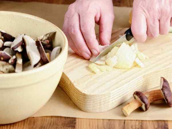 Quick 2 Minute Mushroom Cleaning Trick
