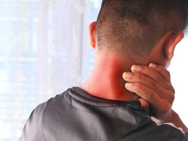 A swelling or lump in your neck that does not disappear
