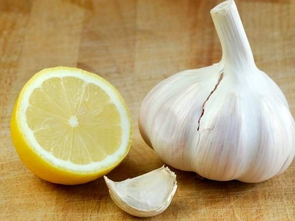 Garlic and Lemon Water